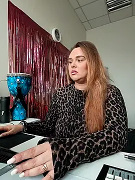 Snapshot of Juicy_PeachLux chatting on December 3, 2025, 9:42 am Juicy PeachLux online show from December 3, 2025, 9:42 am