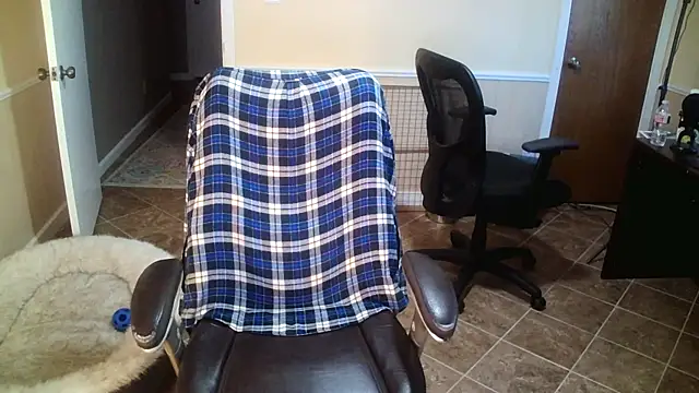 superbearboss online show from October 29, 2025, 2:05 pm