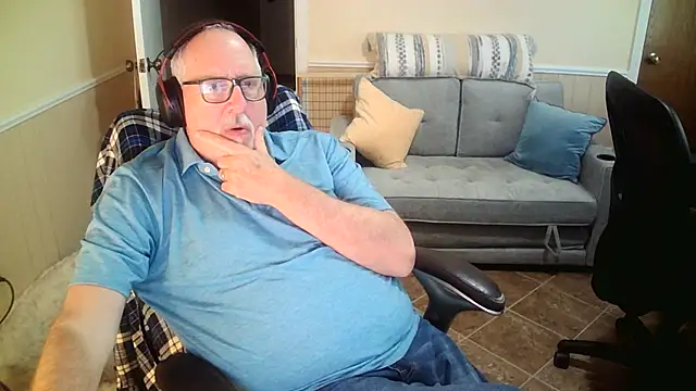 superbearboss online show from April 14, 2026, 6:35 pm