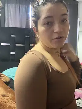 Snapshot of Karina_Leon chatting on April 18, 2026, 5:04 pm Karina Leon online show from April 18, 2026, 5:04 pm