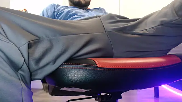 magnumbull online show from March 9, 2025, 9:46 pm