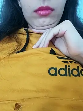 saraaxx1 online show from December 18, 2025, 12:20 pm