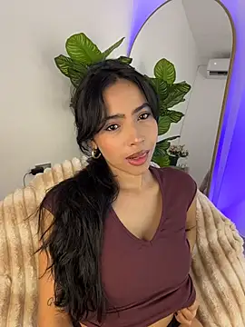  Emily Thompson  online show from July 1, 2026, 4:24 am