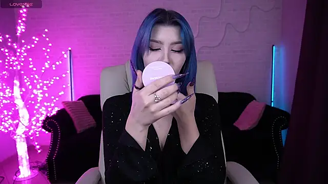 SelenaIris online show from March 6, 2026, 9:43 pm