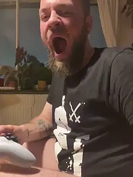 xmasterduck online show from March 13, 2025, 1:43 am
