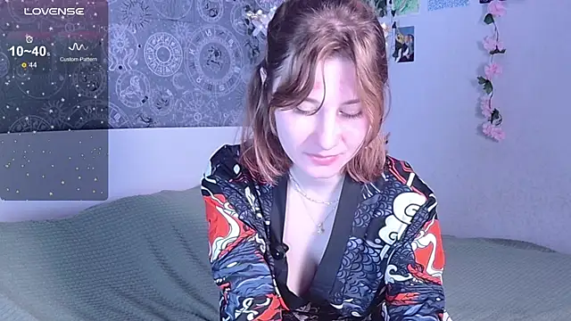 Snapshot of Cute_Cate404 chatting on December 18, 2025, 1:00 am Cute Cate404 online show from December 18, 2025, 1:00 am