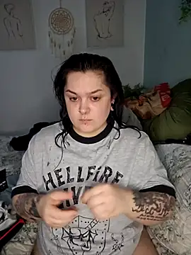 Saucy-Serenity online show from January 8, 2026, 7:42 pm