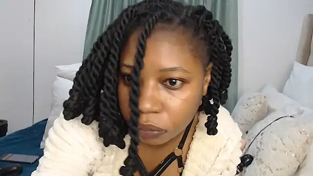 Snapshot of MystiqueTeee chatting on June 7, 2026, 2:06 am MystiqueTeee online show from June 7, 2026, 2:06 am