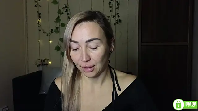 Kiss julli88I online show from December 20, 2025, 6:33 pm