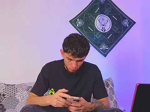 samevansx  online show from November 12, 2025, 4:33 pm