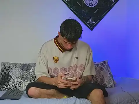 samevansx  online show from October 27, 2025, 2:40 pm