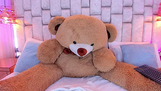 MaddyCrofft online show from April 19, 2026, 6:10 pm