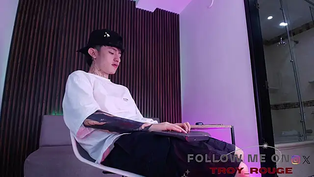 troy rouge online show from November 5, 2025, 7:17 pm