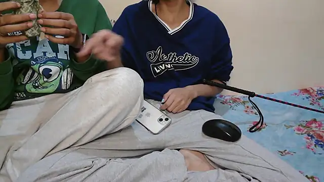 Snapshot of NaughtyThrouple007 chatting on October 31, 2025, 6:37 pm NaughtyThrouple007 online show from October 31, 2025, 6:37 pm