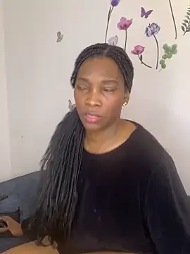 Nahomy gree online show from November 17, 2025, 5:00 am