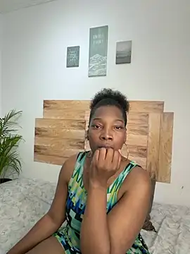 Nahomy gree online show from April 7, 2026, 7:26 pm