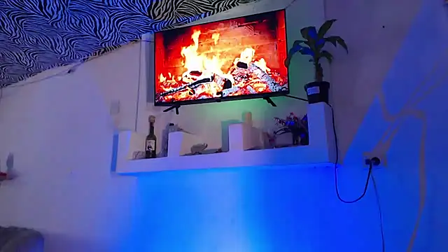 KimberlyXtreme online show from April 19, 2026, 5:47 pm