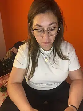 Luna-nevada online show from April 8, 2026, 11:17 pm