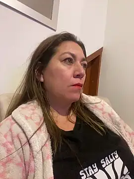 Luna-nevada online show from April 13, 2026, 2:04 am