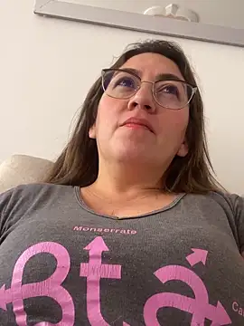 Luna-nevada online show from April 18, 2026, 7:51 pm