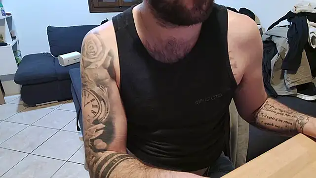 maialinofriuli online show from February 9, 2026, 8:40 pm