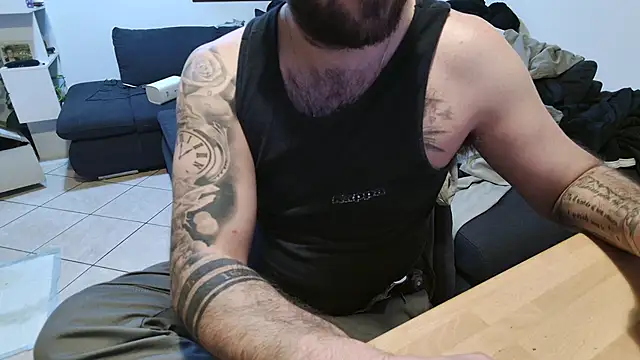 maialinofriuli online show from February 17, 2026, 11:02 pm