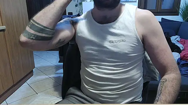 maialinofriuli online show from April 27, 2026, 11:14 pm