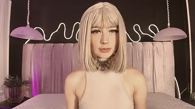 Zhally Dee online show from February 17, 2026, 7:33 pm