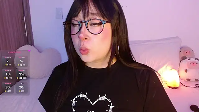 Snapshot of Oliviargf chatting on December 14, 2025, 11:43 pm Oliviargf online show from December 14, 2025, 11:43 pm