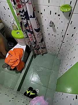 esmeralda jadees online show from April 4, 2026, 8:15 pm