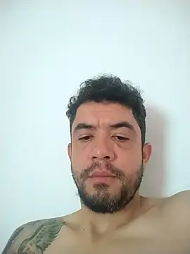 Snapshot of Andriofilit chatting on May 5, 2026, 4:21 pm Andriofilit online show from May 5, 2026, 4:21 pm