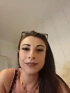 Moonlight-Temptation online show from November 10, 2025, 1:05 pm