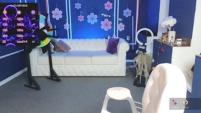 Kira Kenet online show from October 27, 2025, 10:49 am