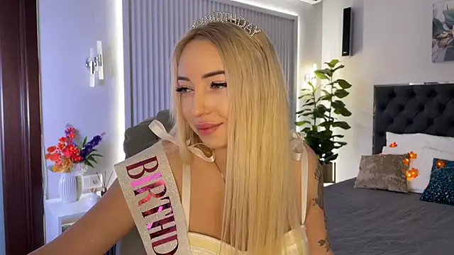 OhMyEmma online show from October 6, 2025, 1:40 am