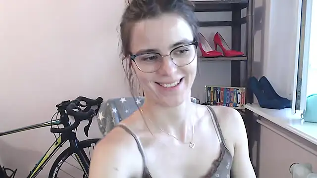 Snapshot of love_megi chatting on June 28, 2026, 6:36 pm love megi online show from June 28, 2026, 6:36 pm