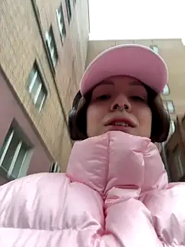 Snapshot of Bella_Gloria chatting on November 26, 2025, 9:09 am Bella Gloria online show from November 26, 2025, 9:09 am