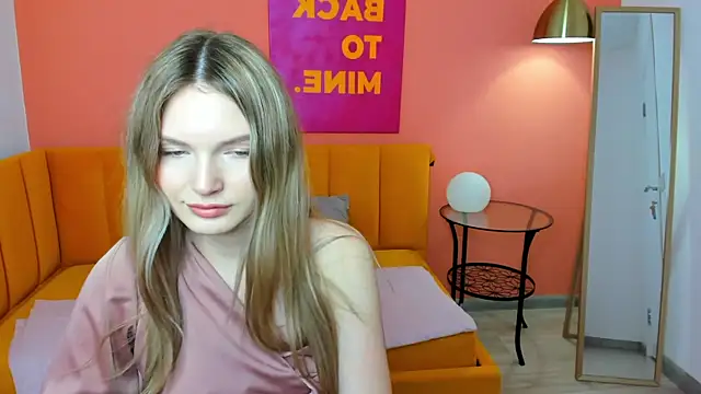 Snapshot of EvelineAmore chatting on May 12, 2026, 8:43 am EvelineAmore online show from May 12, 2026, 8:43 am