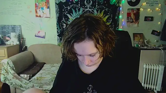 Snapshot of Lil_foxxx chatting on September 12, 2025, 11:43 am Lil foxxx online show from September 12, 2025, 11:43 am