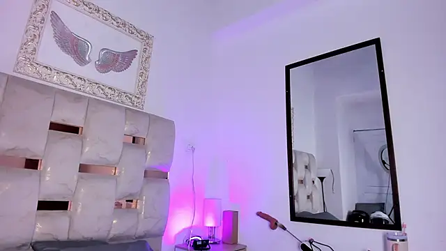 Lola Blondie online show from March 5, 2026, 11:51 am