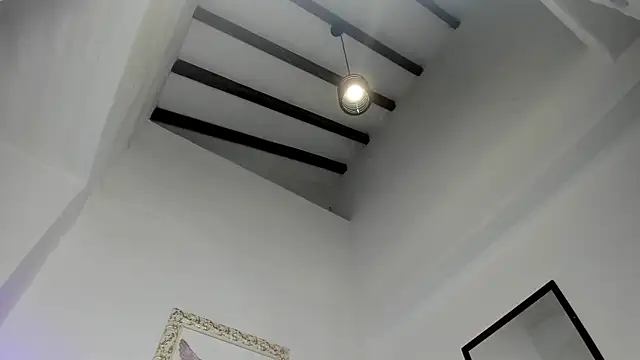 Lola Blondie online show from October 22, 2025, 12:15 pm