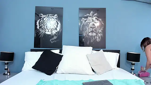 SophiaQueens online show from December 22, 2025, 8:31 pm