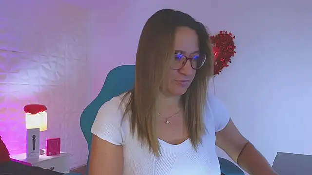 weet Evans    online show from February 10, 2026, 3:27 am