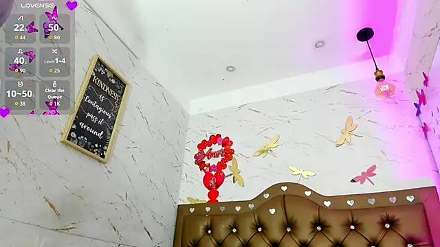 Snapshot of ANDROMEEDA chatting on September 23, 2025, 5:47 am ANDROMEEDA online show from September 23, 2025, 5:47 am