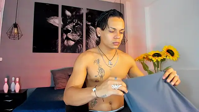 Snapshot of Draco_collins chatting on December 4, 2025, 8:08 pm Draco collins online show from December 4, 2025, 8:08 pm