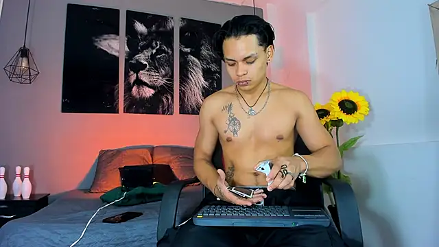 Snapshot of Draco_collins chatting on December 5, 2025, 8:06 pm Draco collins online show from December 5, 2025, 8:06 pm