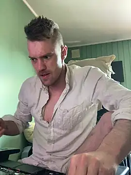 93tomten online show from March 16, 2025, 7:15 am