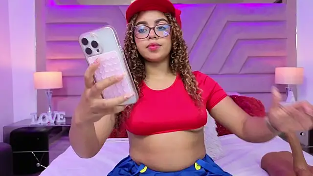 AlesiaCooper online show from September 23, 2025, 9:00 pm