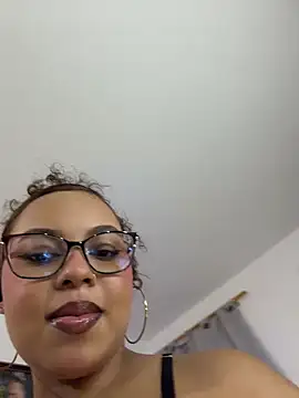 Snapshot of AlesiaCooper chatting on May 23, 2026, 3:05 am AlesiaCooper online show from May 23, 2026, 3:05 am