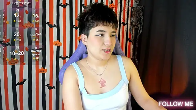 emma cute7 online show from October 24, 2025, 5:17 am