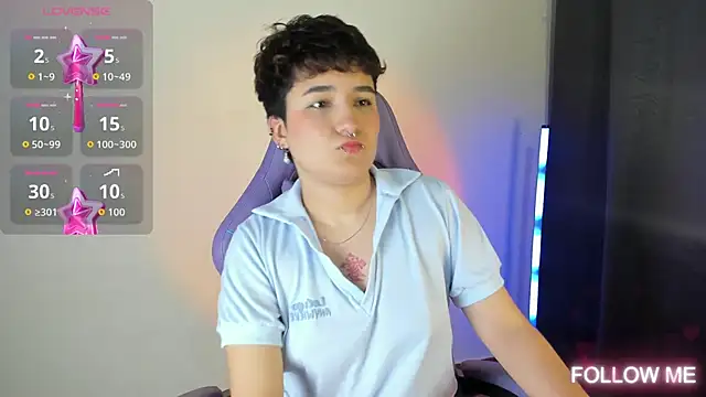 emma cute7 online show from November 11, 2025, 3:01 am